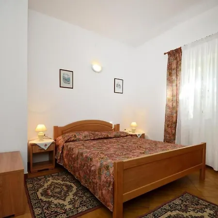 Albina 1 By Interhome Apartman *