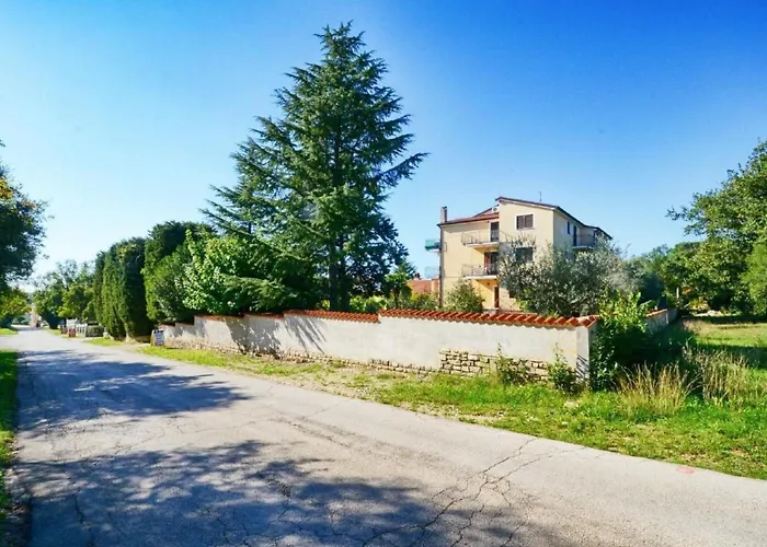Albina 1 By Interhome Apartman Valica